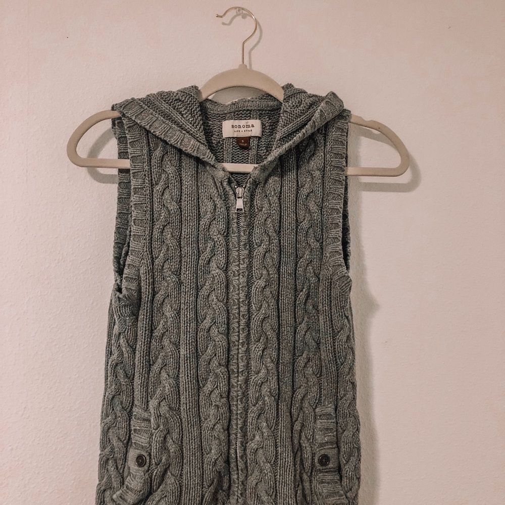 grey sweater hoodie with pockets
